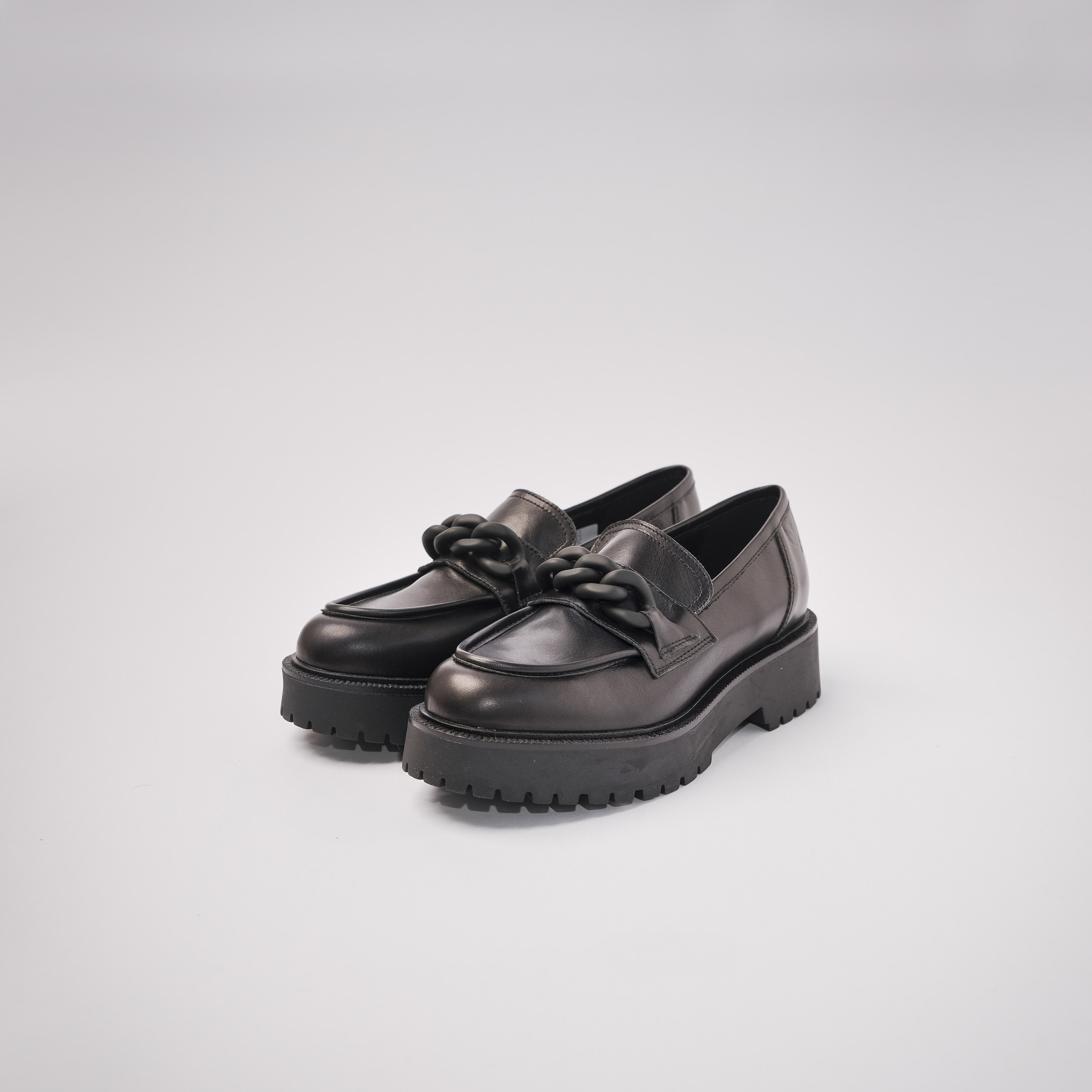 Leather chunky loafer with chain detail