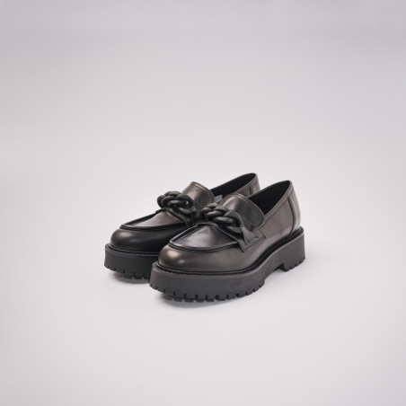 Leather chunky loafer with chain detail Made In Italy
