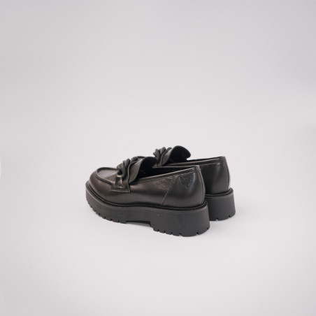Leather chunky loafer with chain detail Made In Italy